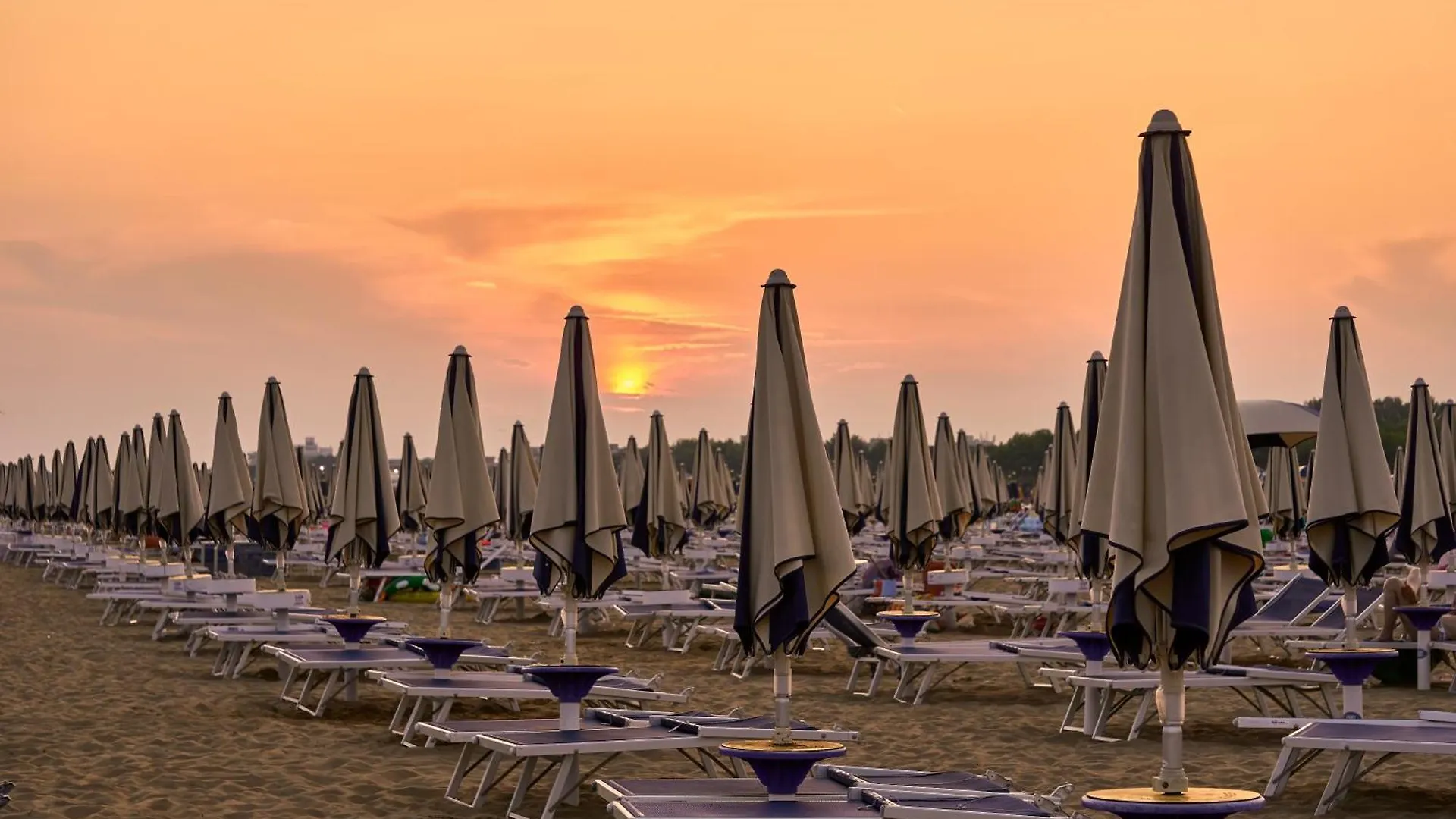 Flat With A Spacious Sunny Terrace - Beahost Bibione Lägenhet