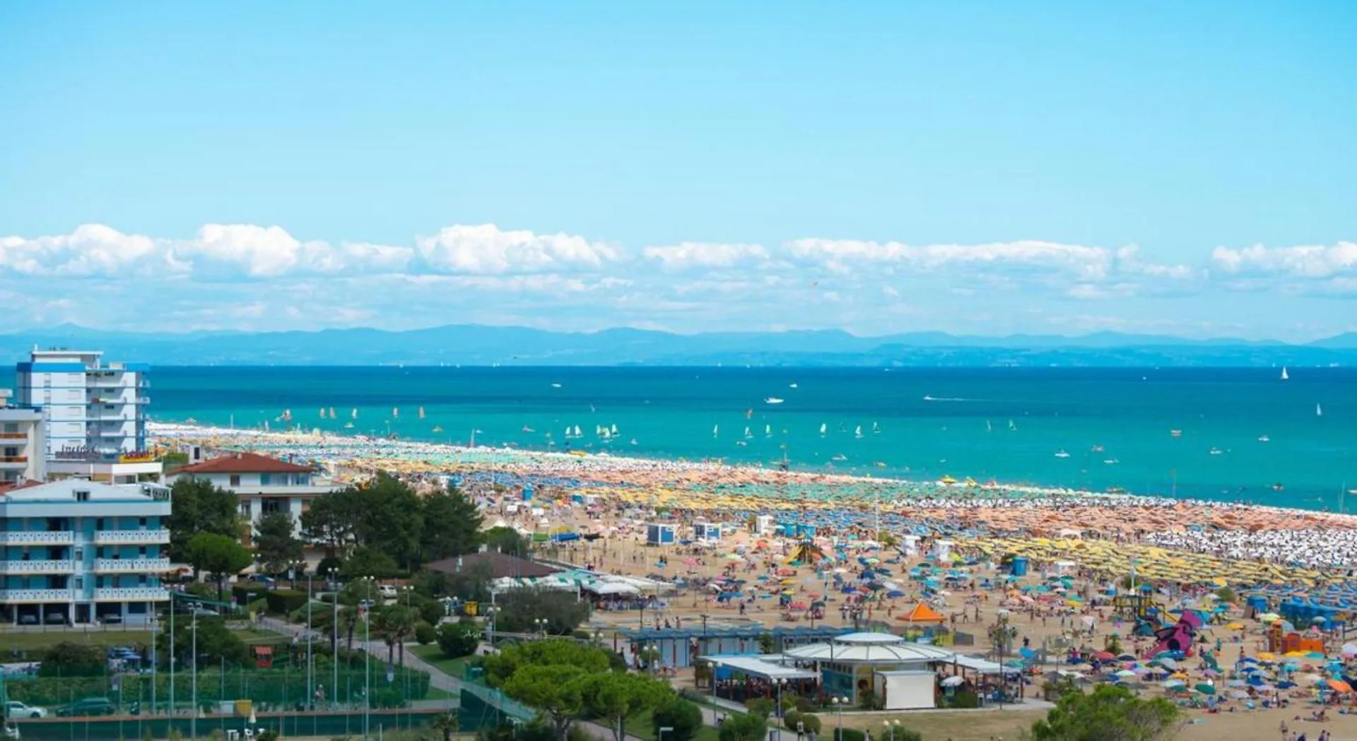 Flat With A Spacious Sunny Terrace - Beahost Bibione Italy