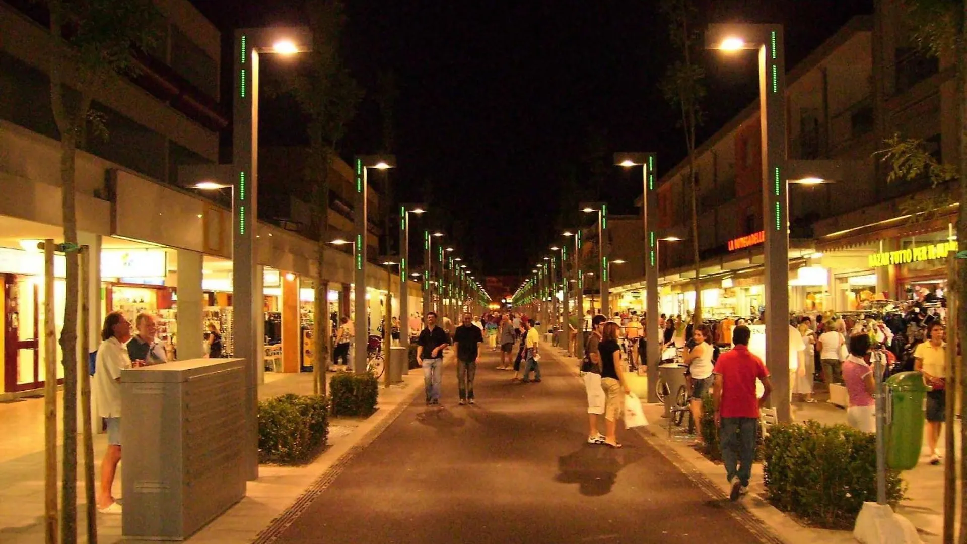 Flat With A Spacious Sunny Terrace - Beahost Bibione Italy